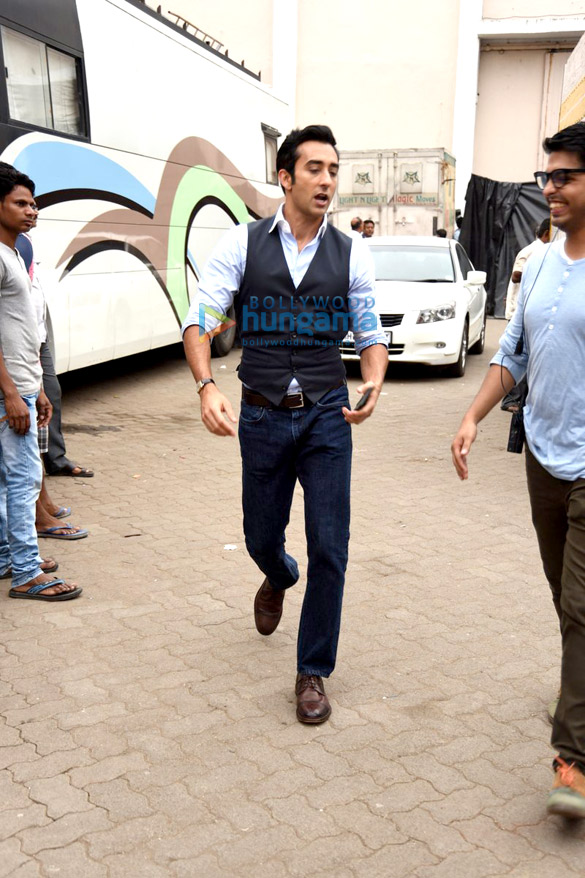 rahul khanna snapped at dharma productions new movies look test 3