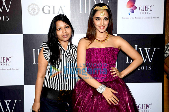 kiara advani walks for aks collection at iijw 2015 9