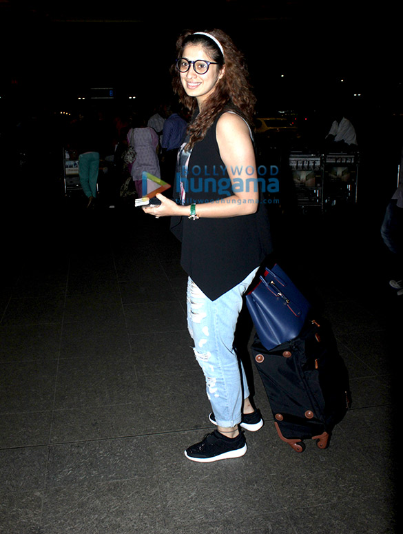 raai laxmi snapped at mumbai intenational airport 8