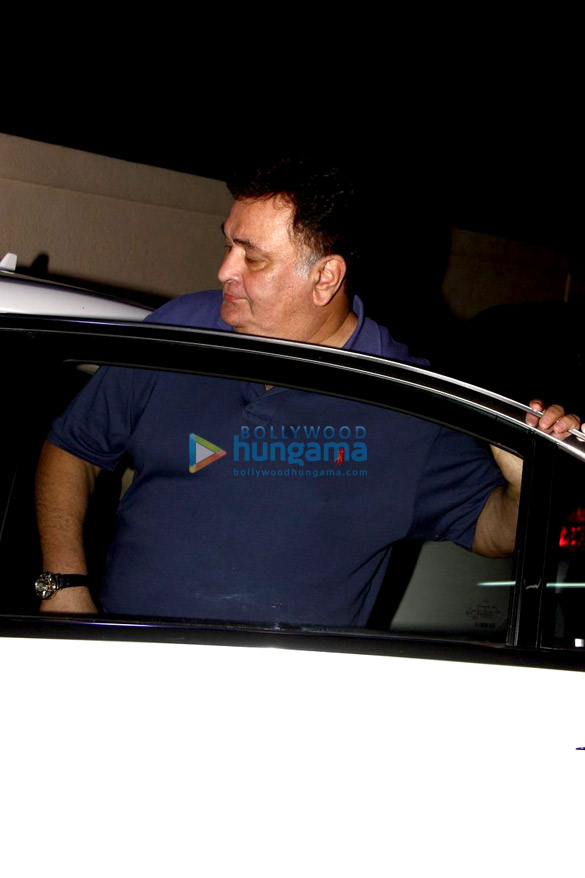 rishi kapoor snapped at pvr juhu 7