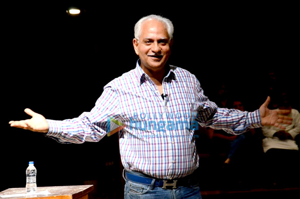 ramesh sippy and family grace the 40th year celebrations of sholay 7