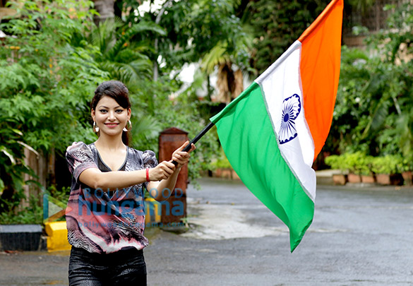 urvashi rautela snapped saluting the indian flag on independence day 21