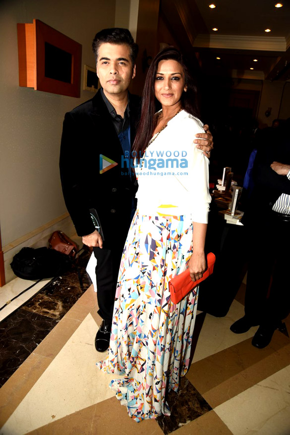 launch of twinkle khannas book mrs funnybones 16