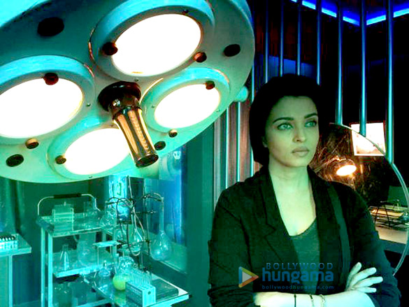 jazbaa 25