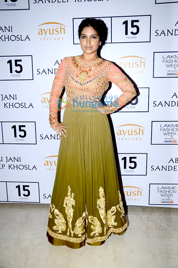 jaya bachchan dimple kapadia others at abu jani sandeep khoslas show at lakme fashion week 2015 14