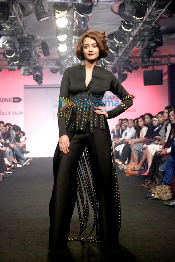 surveen chawla walks the ramp for tanieya khanuja at the lakme fashion week 2015 7