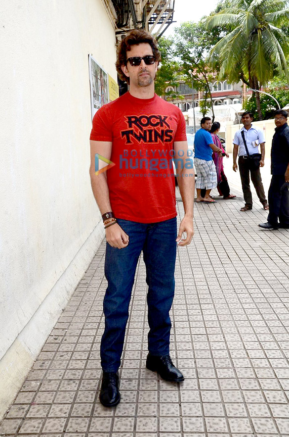 hrithik roshan sonam kapoor unveil dheere dheere video 4