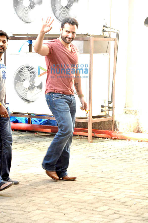saif ali khan snapped at mehboob studio 7