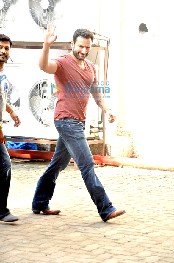 saif ali khan snapped at mehboob studio 8