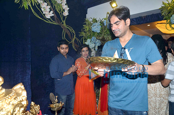 salman khan family does an eco friendly visarjan for ganesha 9