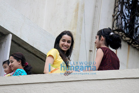 shraddha kapoor snapped during ganpati visarjan 11