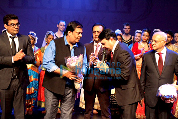 gulshan grover honoured at the 13th bollywood festival norway 3