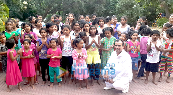 yogesh lakhani celebrates his birthday with ngo kids in mumbai 4
