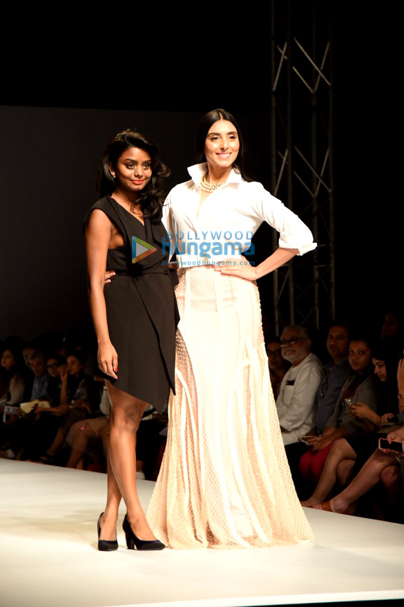 pernia qureshi walks the ramp at the india fashion week 2015 2