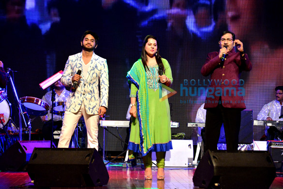 sudesh bhosle siddhants tribute to amitabh bachchan with amitabh aur main concert 3