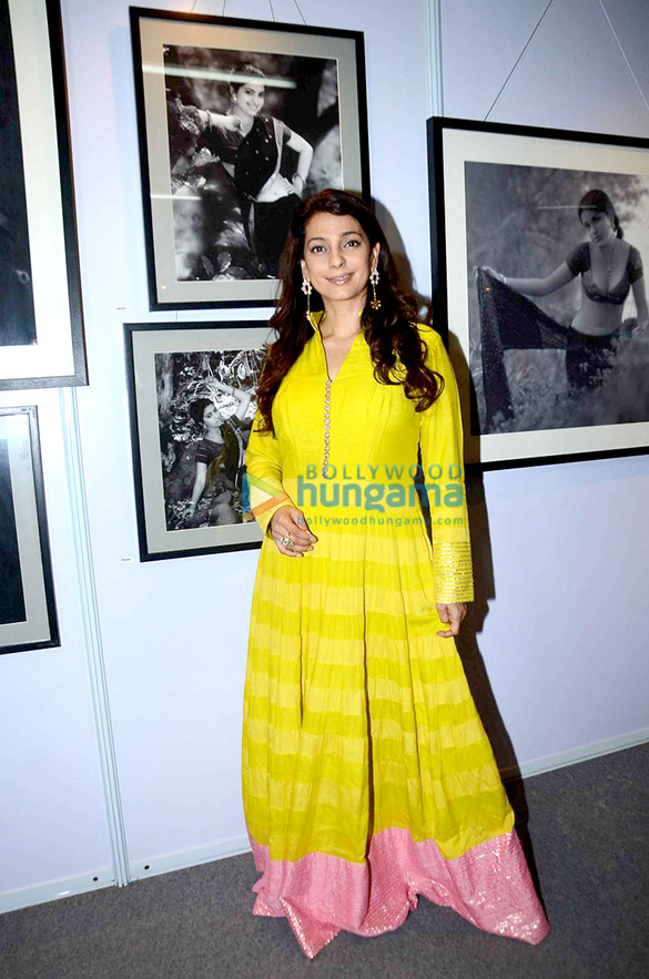 juhi chawla graces jp singhals exhibition at jj institute 7