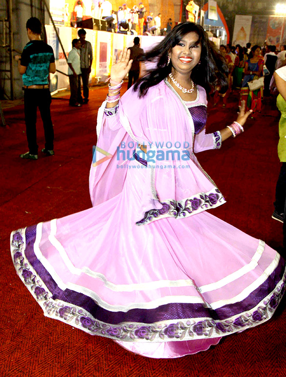 aarya babbar misti mukherjee and others grace kora kendra navratri 12