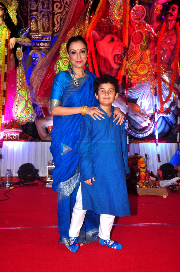 bappi lahiri performs with celebs at the north bombay sarbojanin durga puja 13