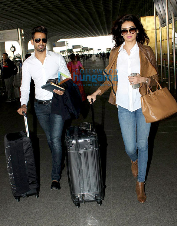 karishma tanna upen patel spotted at the international airport 2