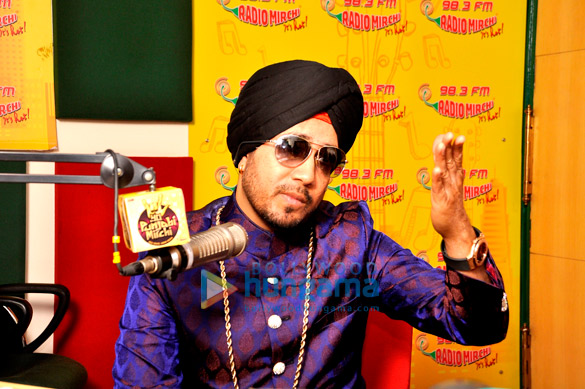 mika singh at radio mirchi 98 3 fms studio for launching their online radio channel yo punjabi mirchi 5