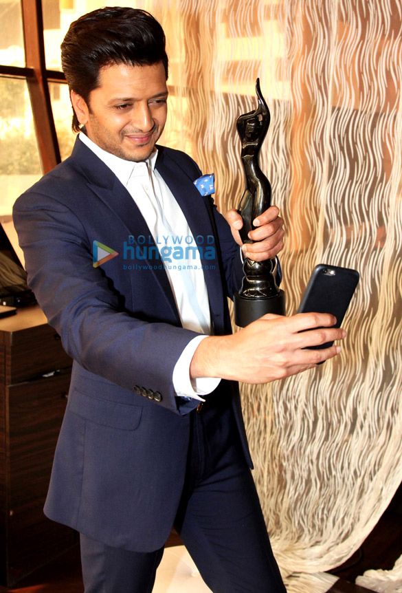 press conference of ajeenkya d y patil filmfare marathi awards 2014 15