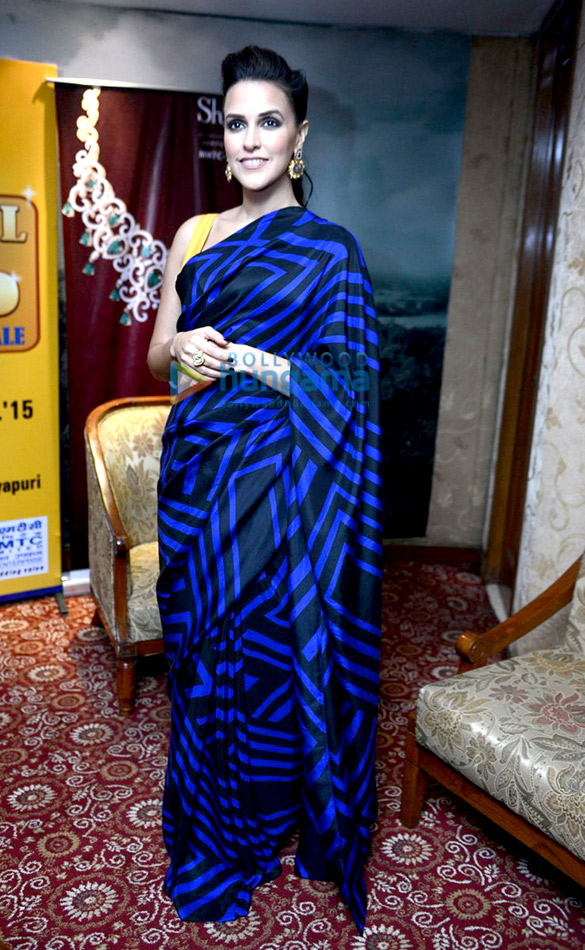 neha dhupia snapped at mmtc gold exhibition 13
