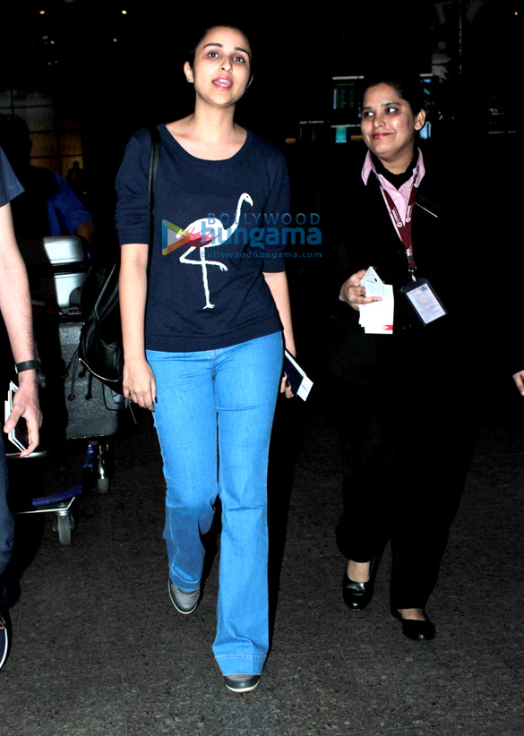 parineeti chopra returns from dubai 4