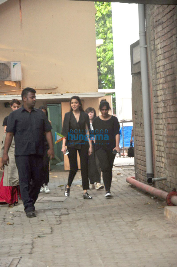 anushka sharma snapped at a magazines photoshoot 4