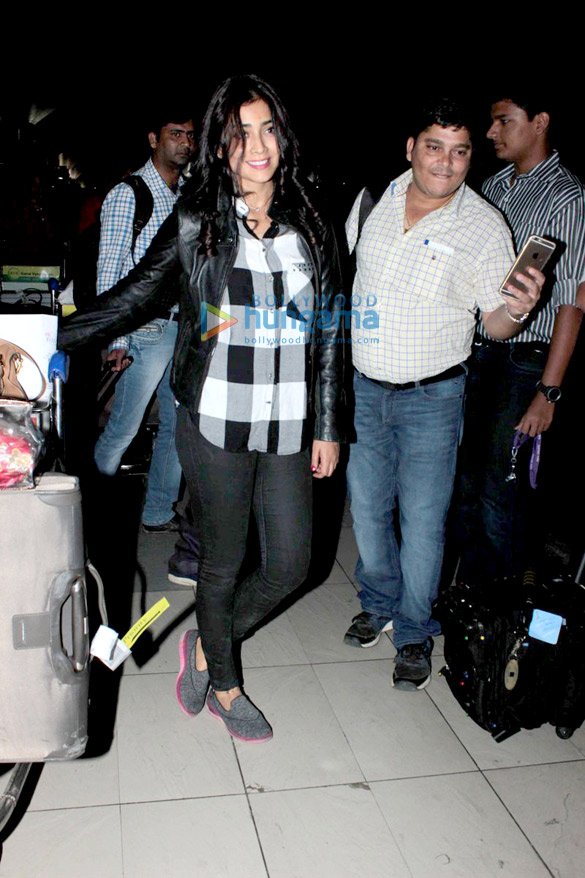 akshay kumar abhishek bachchan anil kapoor and others snapped at the domestic airport 7