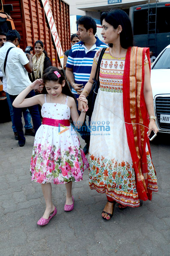 harshaali malhotra snapped with her mother at mehboob studio 5