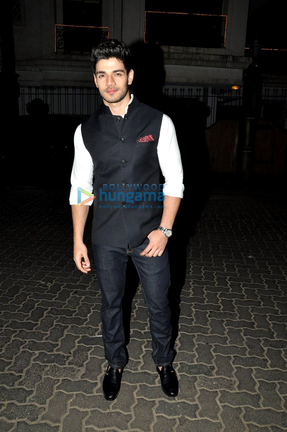 salman khan and others grace baba diwans diwali bash 3