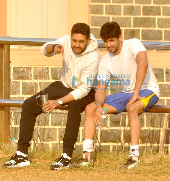 ranbir kapoor sidharth malhotra abhishek bachchan snapped playing football 13