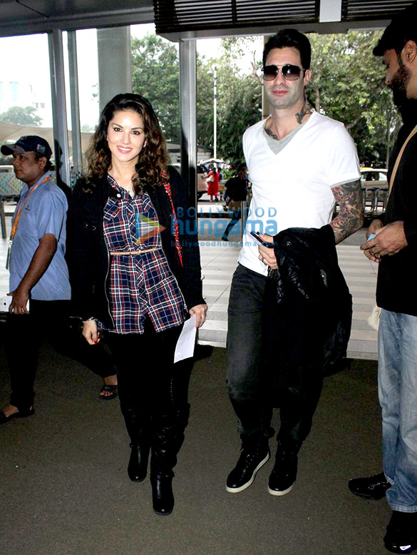 sunny leone abhishek bachchan twinkle khanna and others snapped at the domestic airport 2