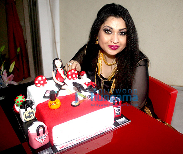 misti mukherjee celebrates her birthday with family friends 6