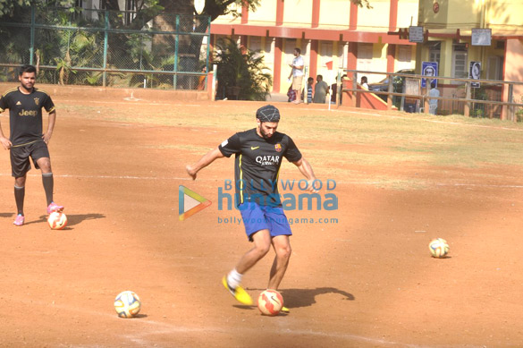 abhishek bachchan aditya roy kapur snapped at football practise 3