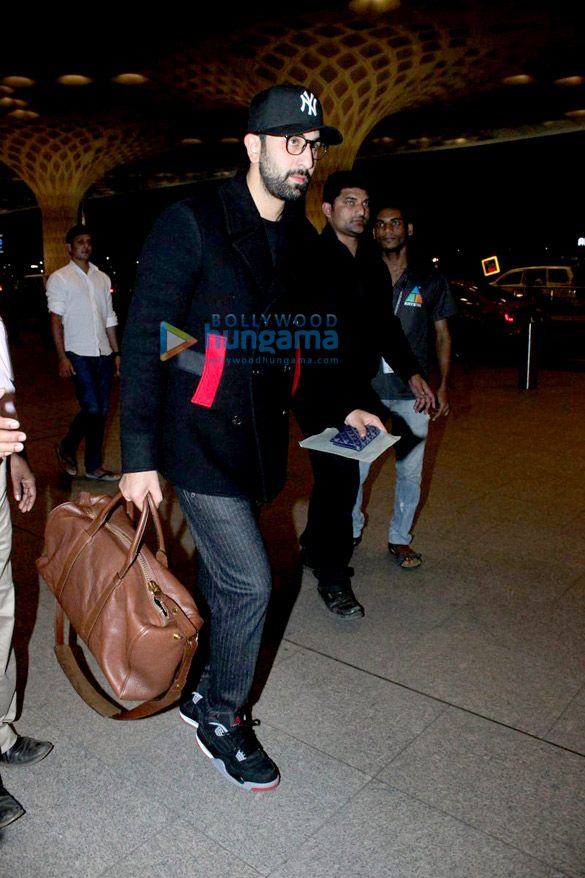ranbir kapoor departs for ae dil hai mushkil shoot in london 6