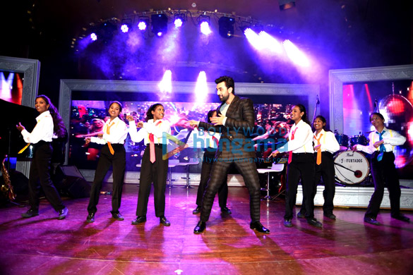 ranbir kapoor rishi kapoor neetu singh randhir kapoor at ccdt ngos 25th year celebration 5