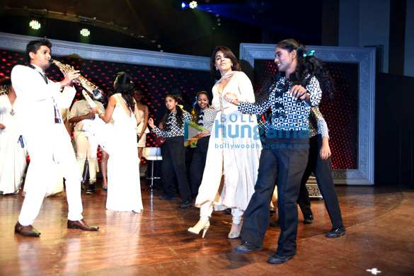 ranbir kapoor rishi kapoor neetu singh randhir kapoor at ccdt ngos 25th year celebration 9
