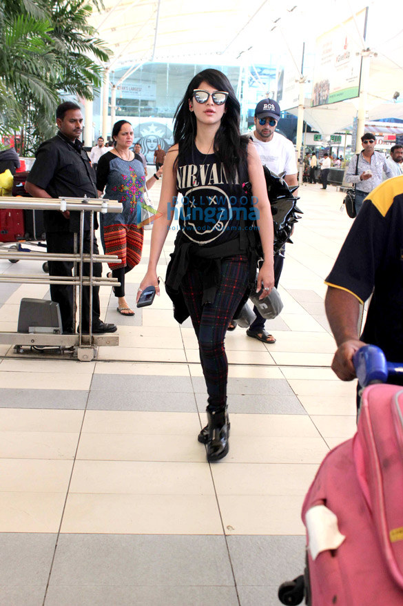 shruti haasan clicked at the domestic airport 5