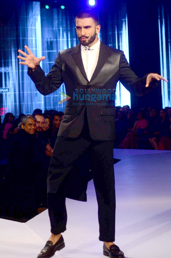 katrina kaif ranveer singh akshay oberoi at van heusen gq fashion nights day 2 5