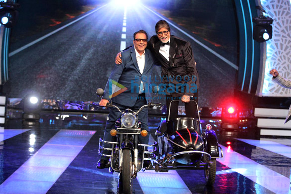 amitabh bachchan dharmendra at aaj ki raat hai zindagi finale 7