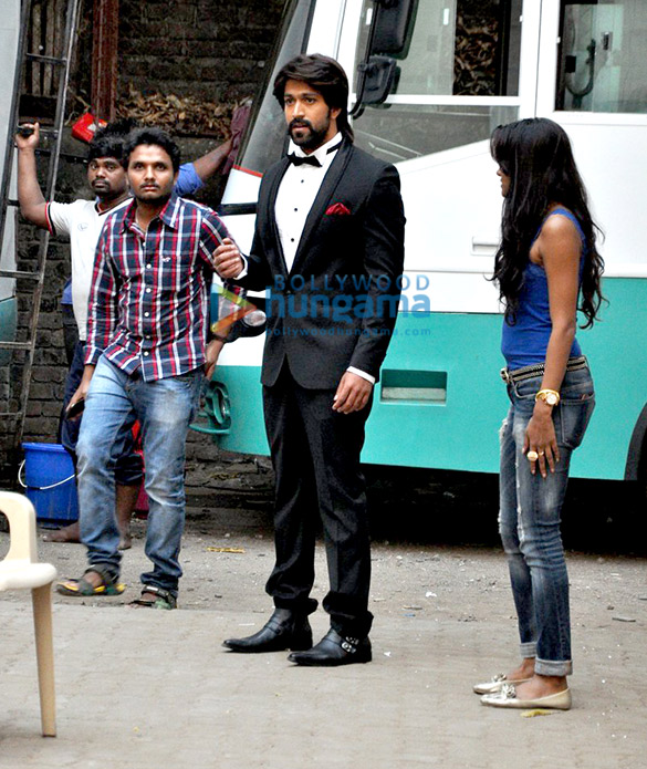 south superstar yash snapped at a photoshoot in mumbai 5