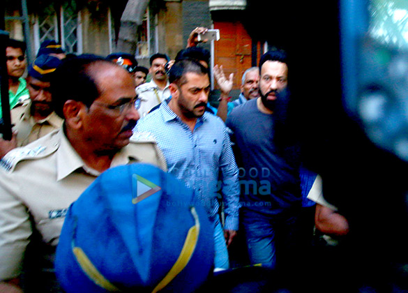 salman khan returns home after the high court verdict 4