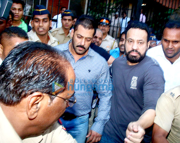 salman khan returns home after the high court verdict 5