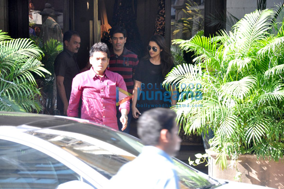 parineeti chopra snapped at manish malhotras store 4