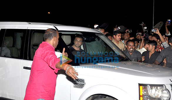 celebs at salman khan house post his return from the court 9