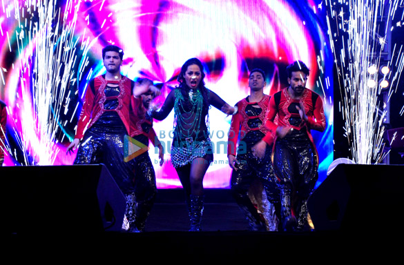 celebs grace 7th edition of aadhi aabadi women achievers awards 2015 3