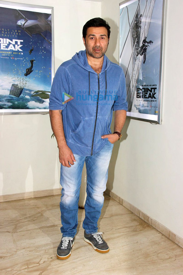 sunny deol hosts a special screening of the hollywood movie point break 6