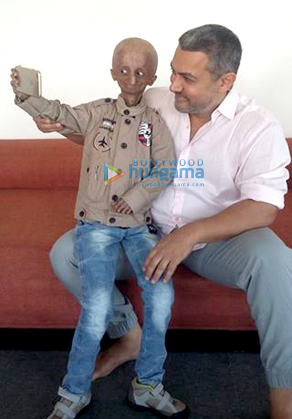 aamir khan meets his special kid fan nihal 2