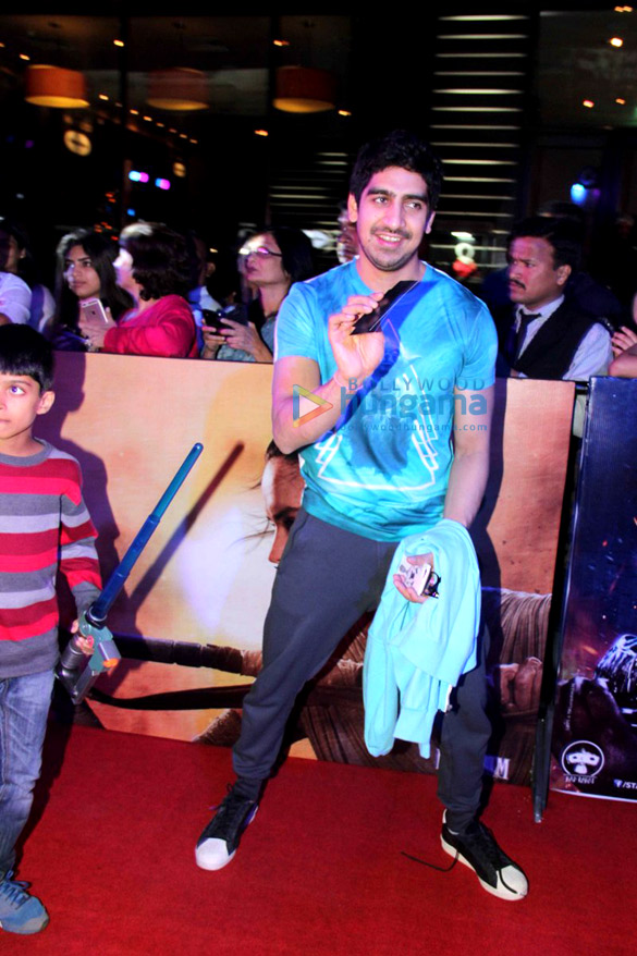 premiere of star wars the force awakens 6